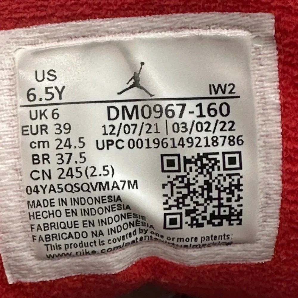 Jordan DM0967-160 Kids 6.5Y White Fire‎ Red Air Jordan 3 Retro Elephant Print